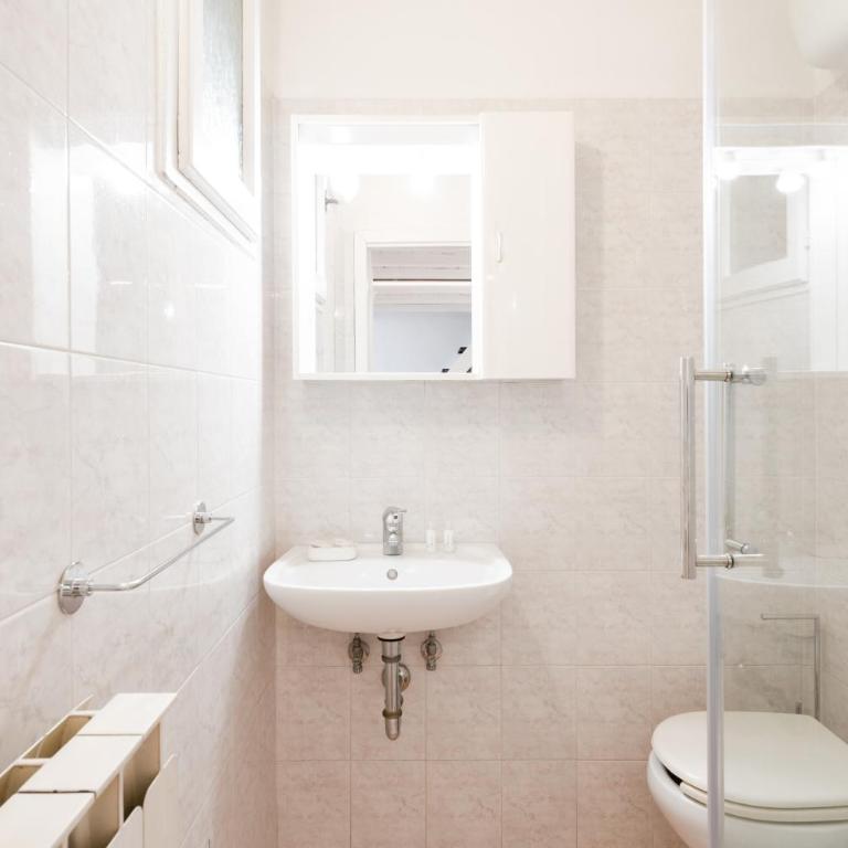 GuestHost - Palazzo Medici Apartments - Two-Bedroom Apartment - 13