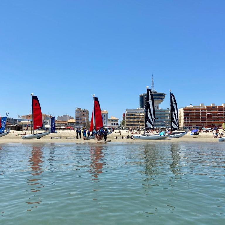 Appt T2 climatisé, climatisation neuve cette année!, Piscine, la Plage à 130m! Parking privé clos, Lave-linge, Lave-vaisselle, Draps, Linge et Ménage inclus! - Appartement 1 Chambre - 27