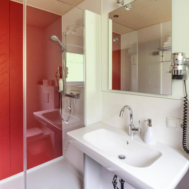 Hotel Garni Brigitte - Three-Bedroom Apartment with Balcony - 3