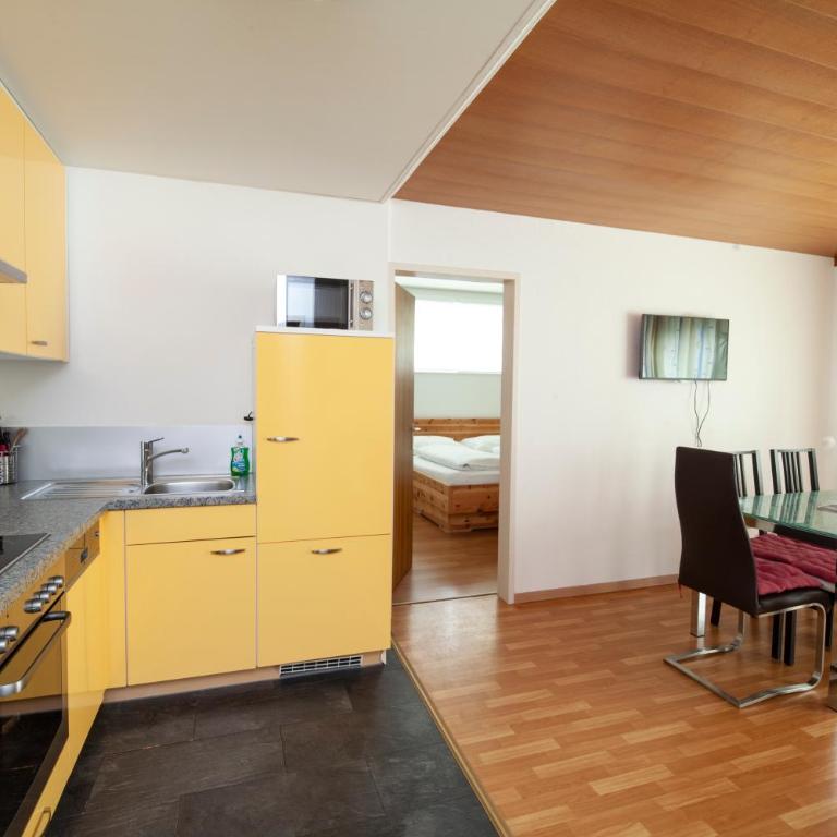 Hotel Garni Brigitte - Three-Bedroom Apartment with Balcony - 6