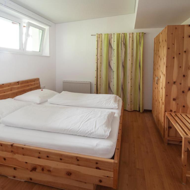 Hotel Garni Brigitte - Three-Bedroom Apartment with Balcony - 8