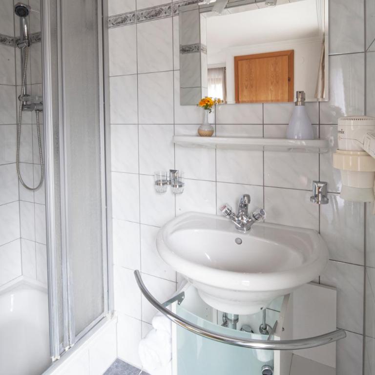Hotel Garni Brigitte - Two-Bedroom Apartment with Balcony (4 Adults) - 1