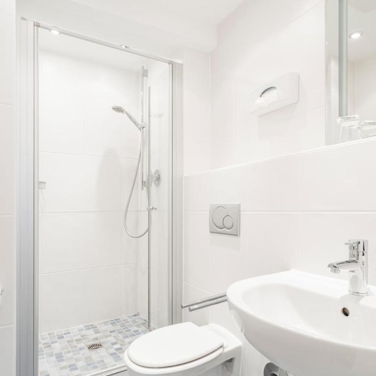 Flatista Boutique Hotel - Self Check-in - Chambre Double ou Lits Jumeaux avec Salle de Bains - 3