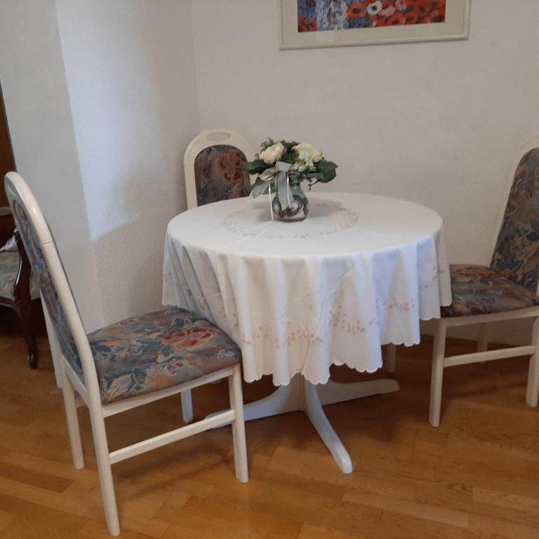 Haus Erna - Apartment mit Gartenblick - 1
