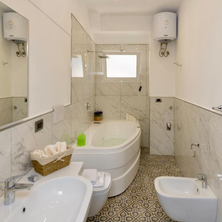 Sara luxury apartament 2 - Three-Bedroom Apartment - 11