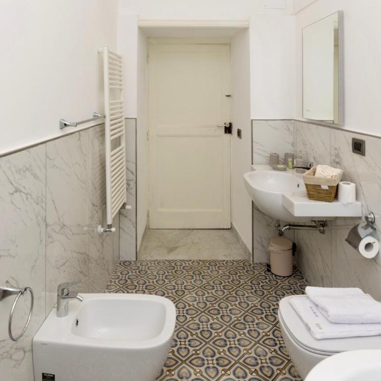 Sara luxury apartament 2 - Three-Bedroom Apartment - 10