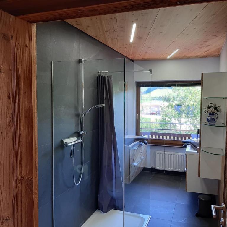 Exklusiv Apartment Sonnenalp - Apartment mit 2 Schlafzimmern und Dusche - 11