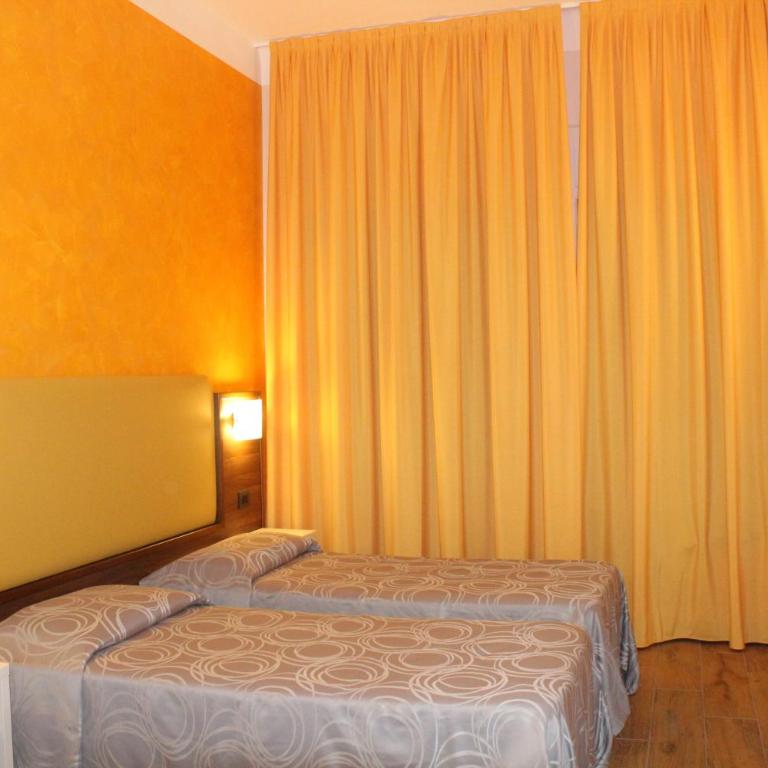 House Beatrice Milano - Camera Classic Doppia con Letti Singoli - 1