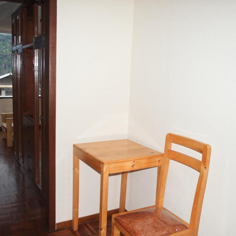 Hostal Monte Carmelo - Habitación Familiar con vistas a la montaña - 2