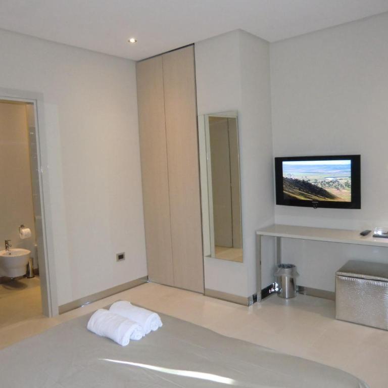 B&Beach Cagliari guest house - Double or Twin Room with Garden View - 10