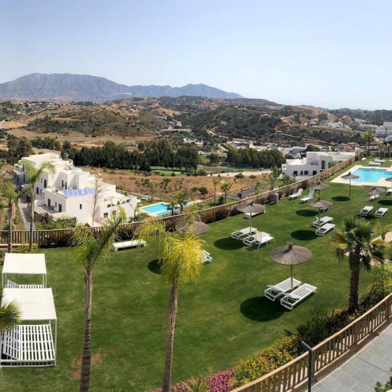 Luxury Secure Chic-Hideaway in La Cala de Mijas with Sun-Drenched Terrace, SPA & GYM - Apartamento de 3 dormitorios - 3