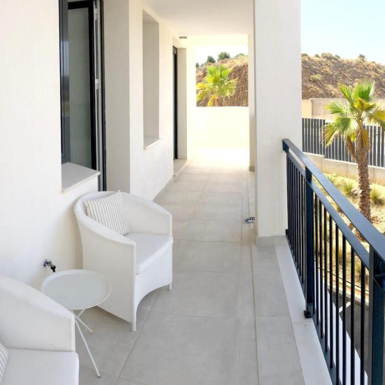 Luxury Secure Chic-Hideaway in La Cala de Mijas with Sun-Drenched Terrace, SPA & GYM - Apartamento de 3 dormitorios - 17