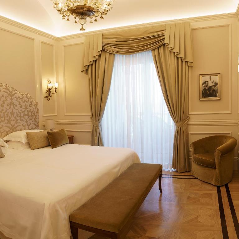 Grand Hotel Excelsior Vittoria - Suite Prestige - 3
