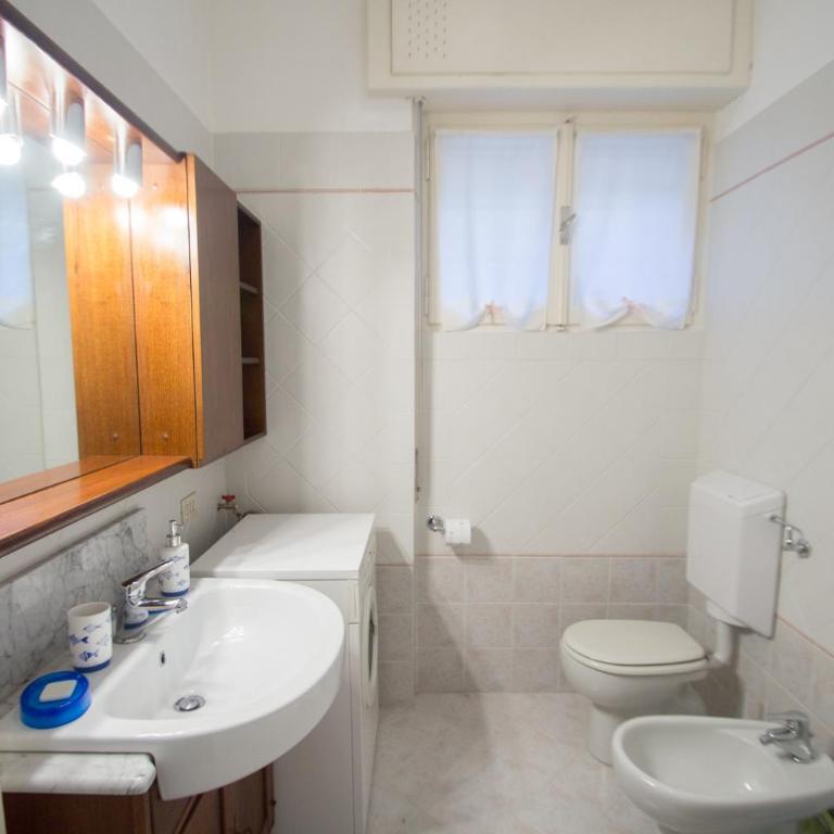 Grande BILOCALE con POSTO AUTO PRIVATO e GIARDINO - Appartamento con 1 Camera da Letto - 3