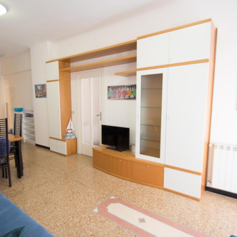 Grande BILOCALE con POSTO AUTO PRIVATO e GIARDINO - Appartamento con 1 Camera da Letto - 6