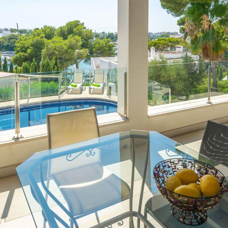 Cala Llonga - Villa de 3 dormitorios - 10