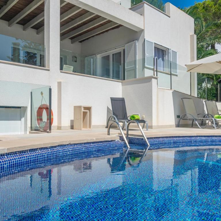 Cala Llonga - Villa de 3 dormitorios - 4