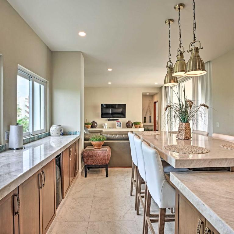 Ocean-View Oasis on Playa Norte: Resort Amenities - Apartment - 8