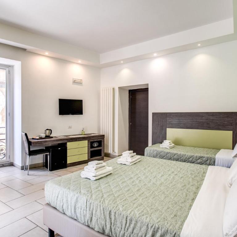 Napoli Suite - Camera Tripla Superior - 6