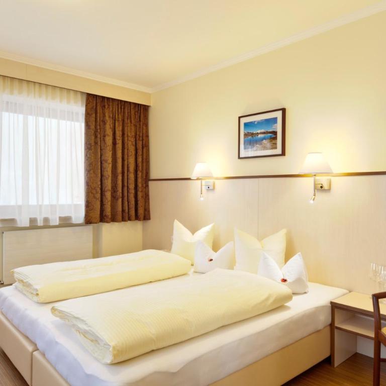 Pension Andreashof - Doppelzimmer mit Balkon - 2