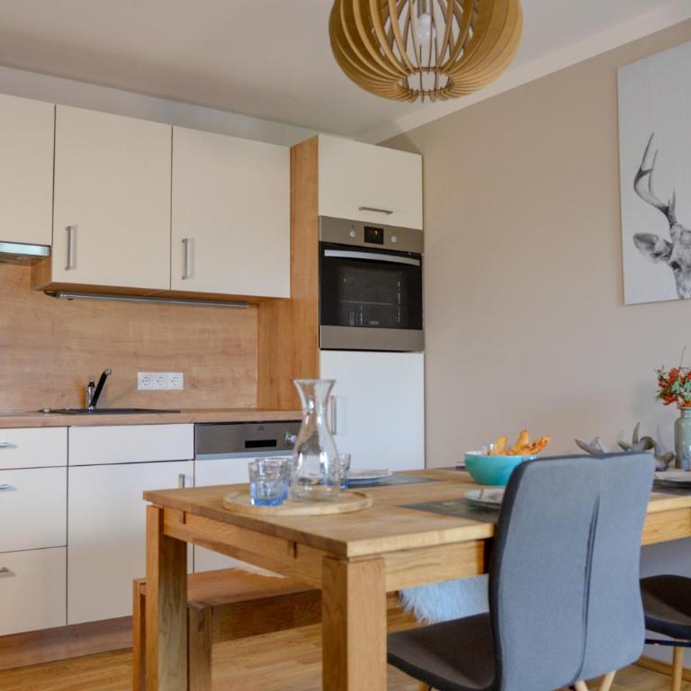 Alpine Appartement Top 8 by AA Holiday Homes - Apartment mit Blick auf die Berge - 3