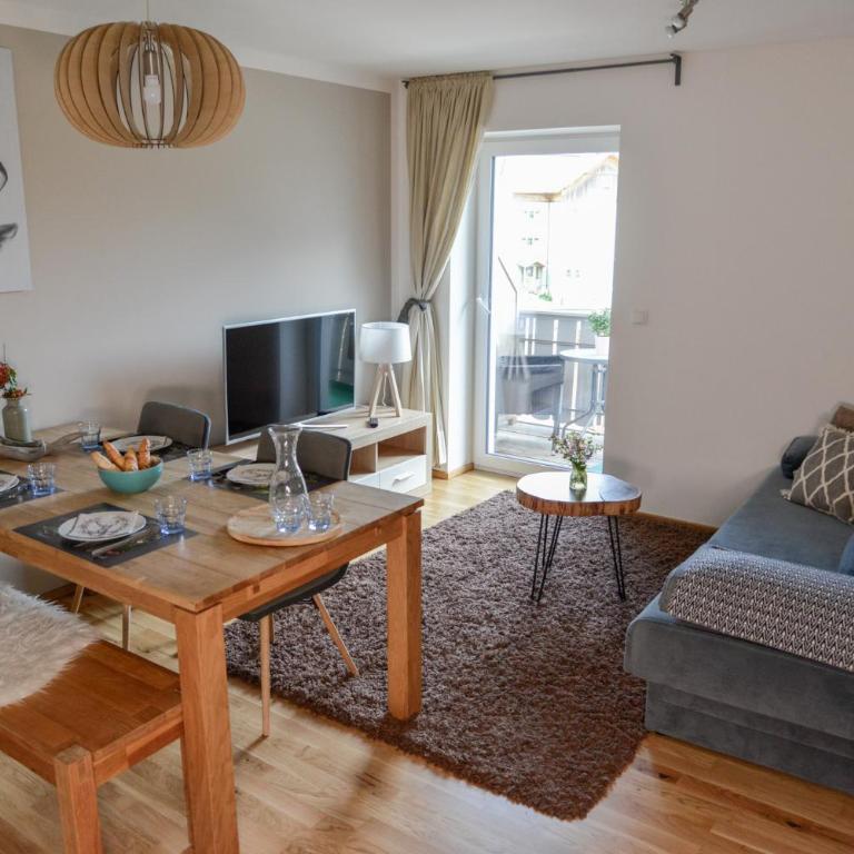 Alpine Appartement Top 8 by AA Holiday Homes - Apartment mit Blick auf die Berge - 1
