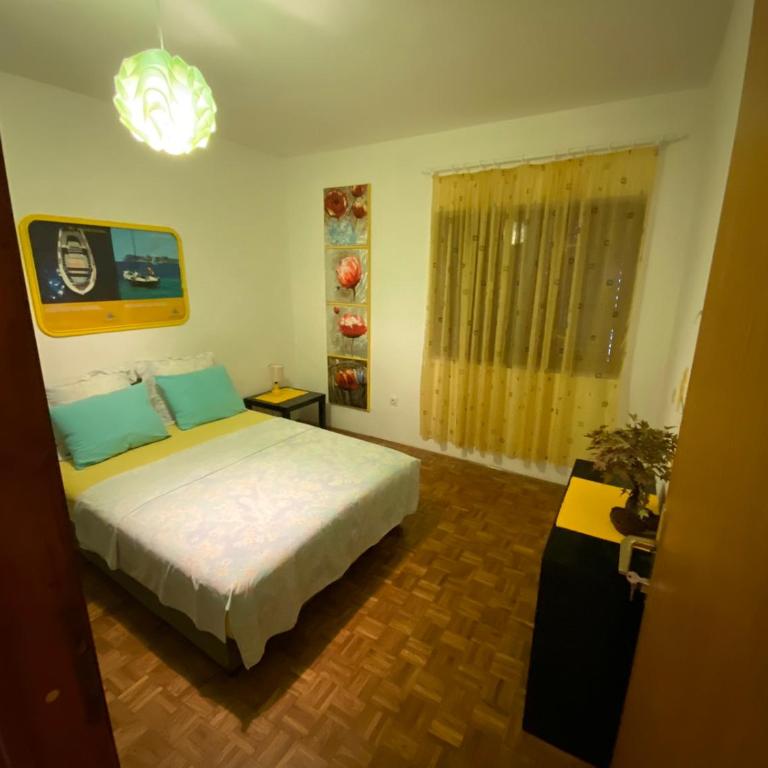 Donna Dervis - Three-Bedroom Apartment - 10