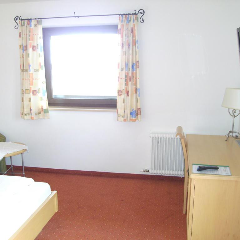 Hirzingerhof - Doppelzimmer mit Balkon - 5