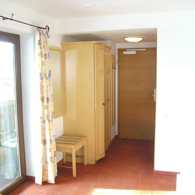 Hirzingerhof - Familienzimmer mit Balkon - 4