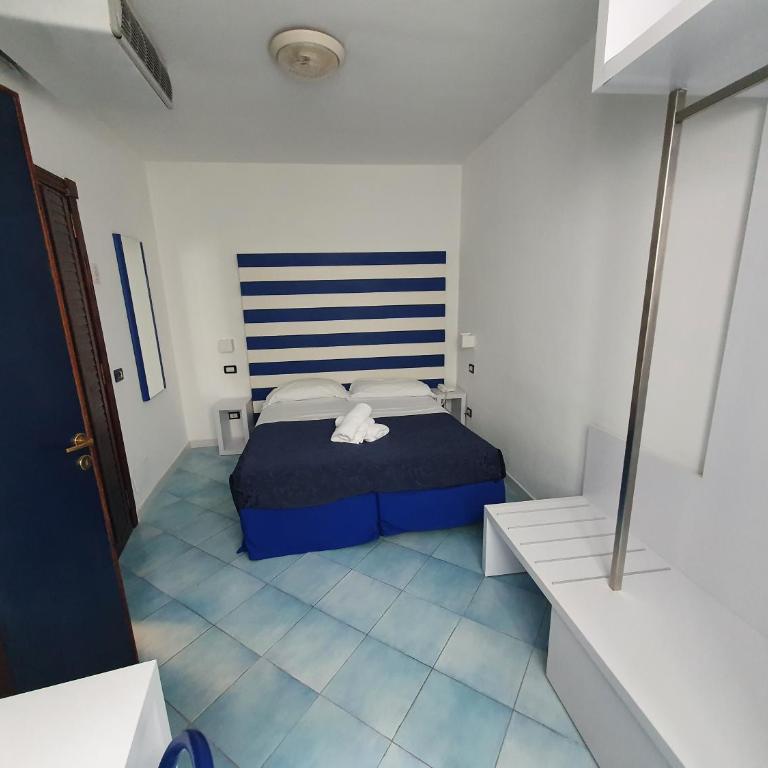 Hotel Il Faro - Camera Economy Matrimoniale/Doppia con Letti Singoli senza Vista Mare - 4