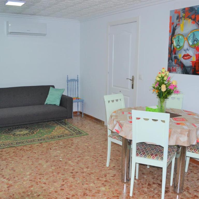 Genius Apartments - One-Bedroom Apartment - 1