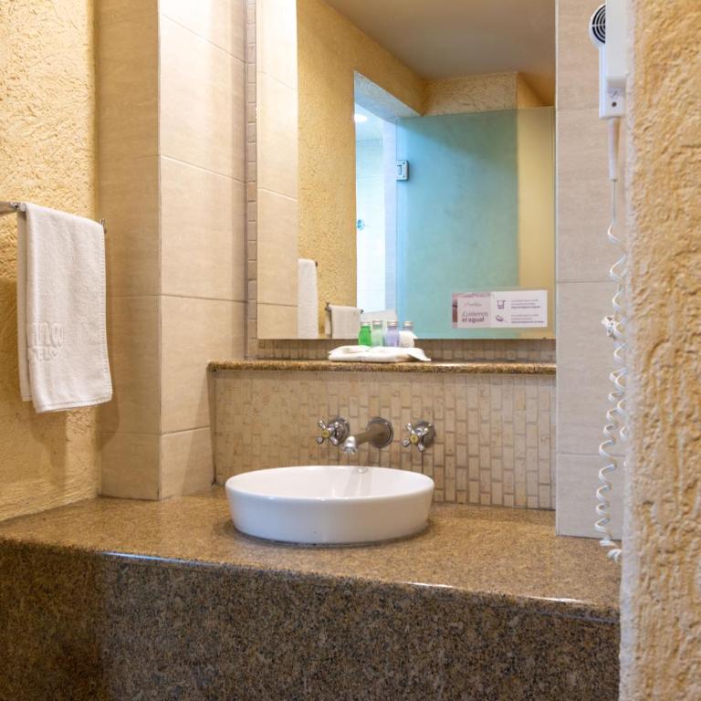 Hotel Flamingo Inn - Executive Double Room with Two Double Beds - 4