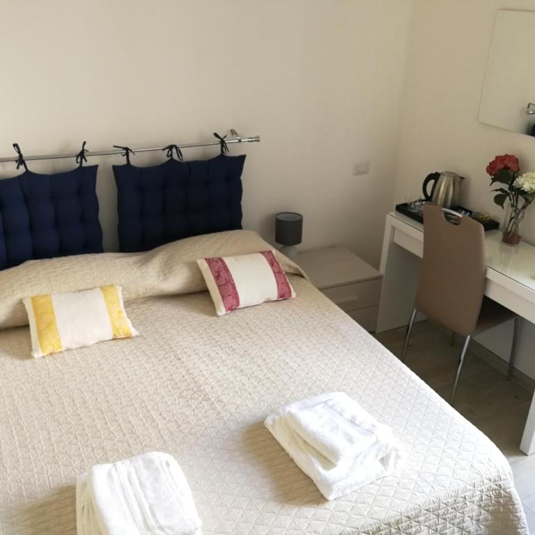 Rosa del Salento - Camera Matrimoniale con Bagno Privato - 1