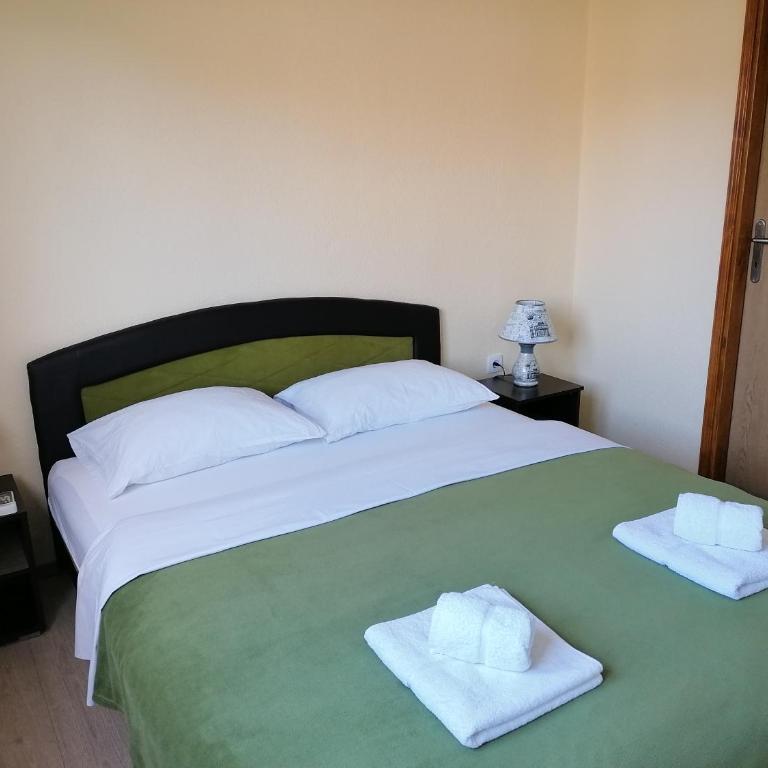 Apartmani Sara Trebinje - Apartman sa Pogledom na Planinu - 2