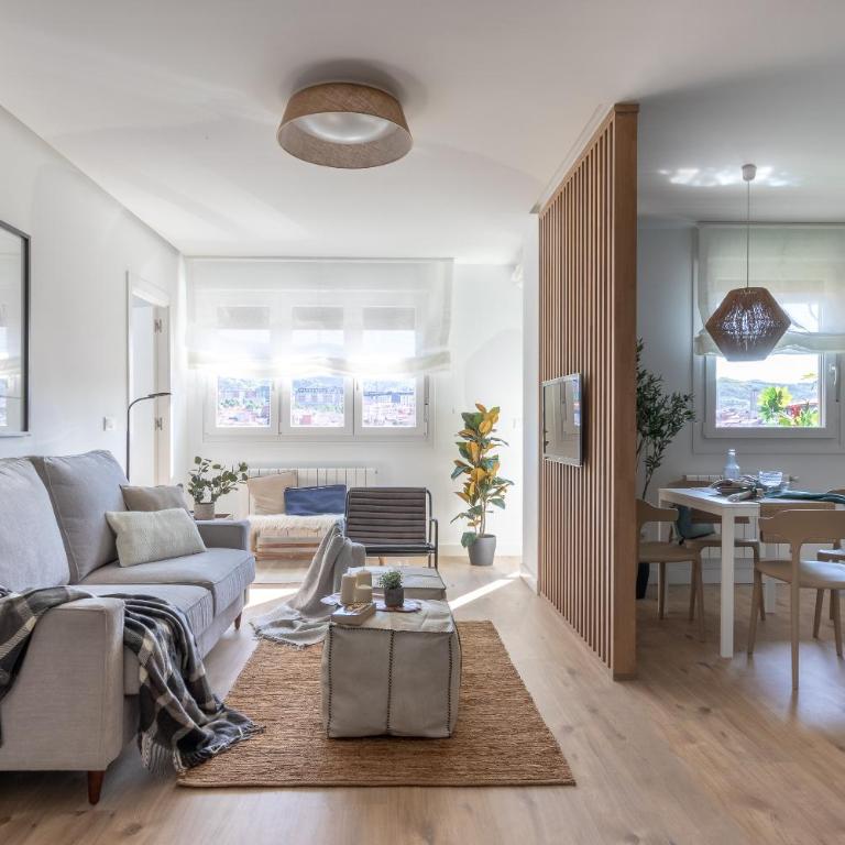 Bilbao Sensations.OLD TOWN exclusive views&parking - Three-Bedroom Apartment - 1