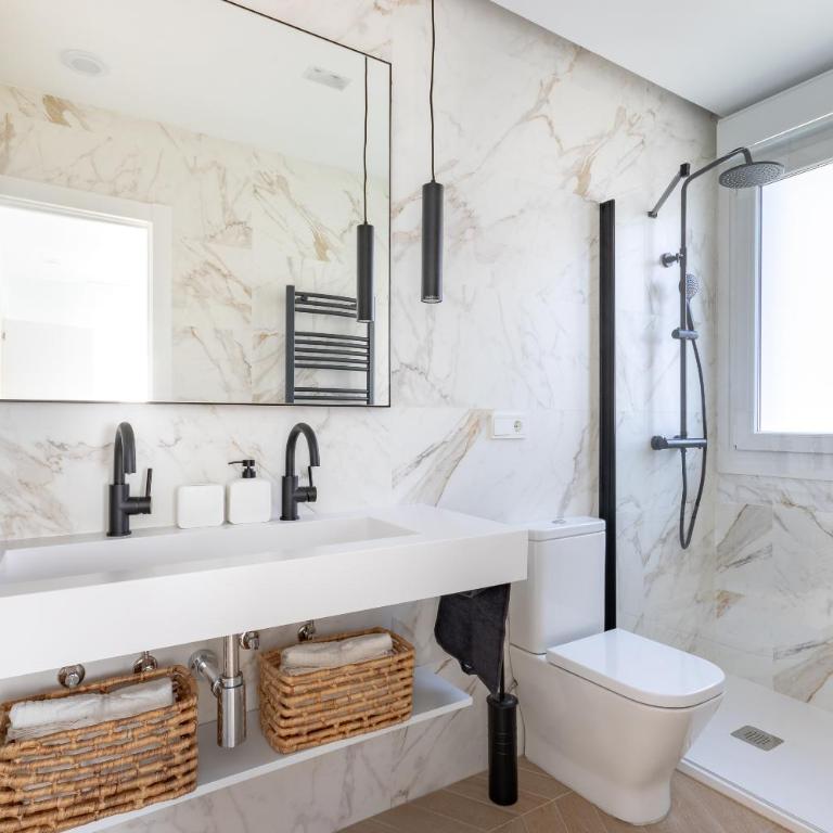 Bilbao Sensations.OLD TOWN exclusive views&parking - Three-Bedroom Apartment - 9