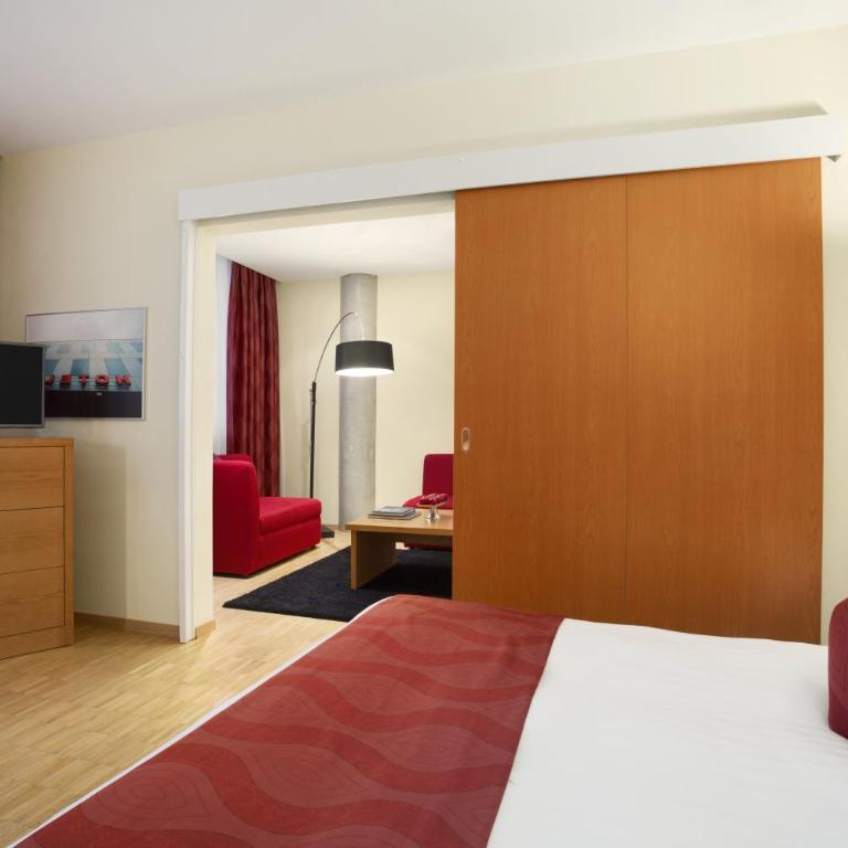 Ramada Encore by Wyndham Geneva - Suite Lit King-Size avec Canapé-Lit - Non-Fumeurs - 5