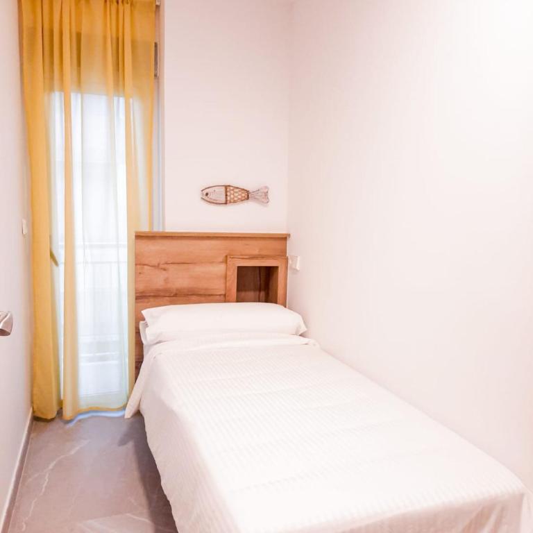 Bonefish Apartment - Three-Bedroom Apartment - 24