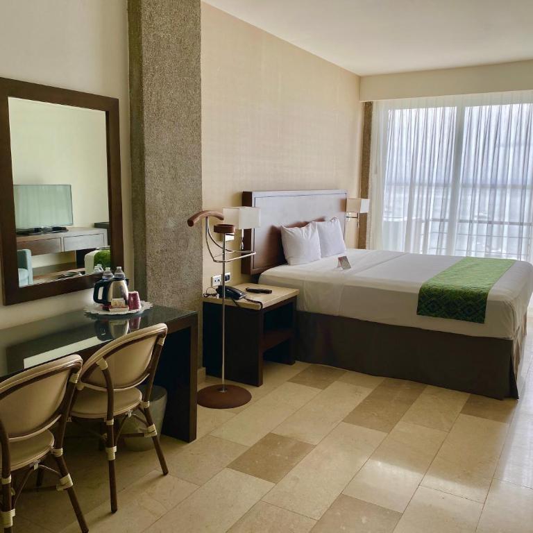 Seven Crown La Paz Malecon - Suite Junior - 8
