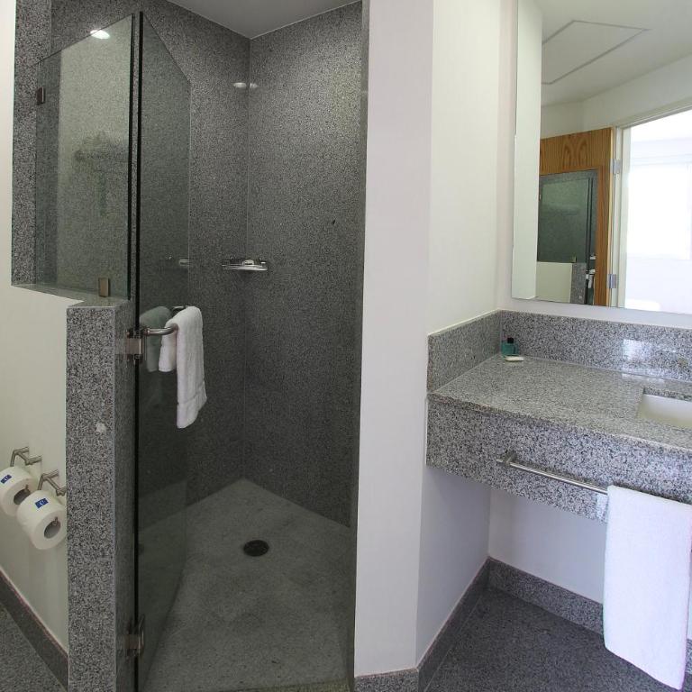One Guadalajara Periferico Poniente - Habitación Superior - 1 cama grande - 4
