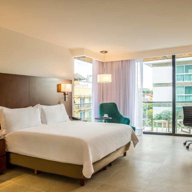 Fiesta Inn Playa del Carmen - Habitación Superior con cama extragrande - 4