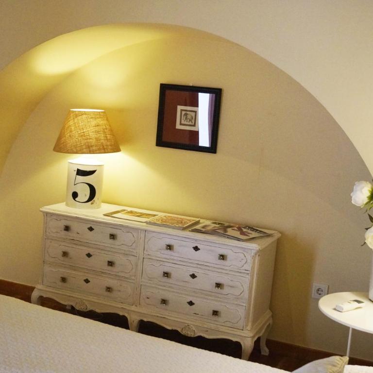 Apartamentos Los Patios de la Judería - Two-Bedroom Duplex Apartment - 3