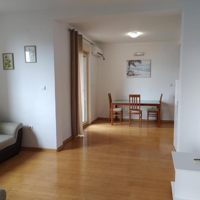 Sunny Bay Apartments - One-Bedroom Apartment - 19
