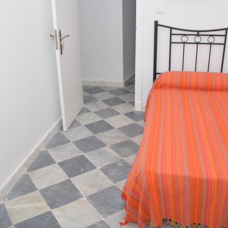 Pensión Las Cuatro Naciones - Habitación Individual con baño compartido - 1
