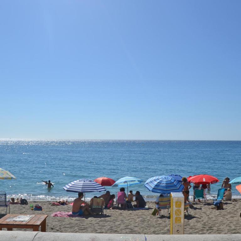 2 BEDROOM 2 BATHROOM APARTMENT in the heart of Fuengirola with big terrace and free parking space close to beach - Apartamento Deluxe - 33
