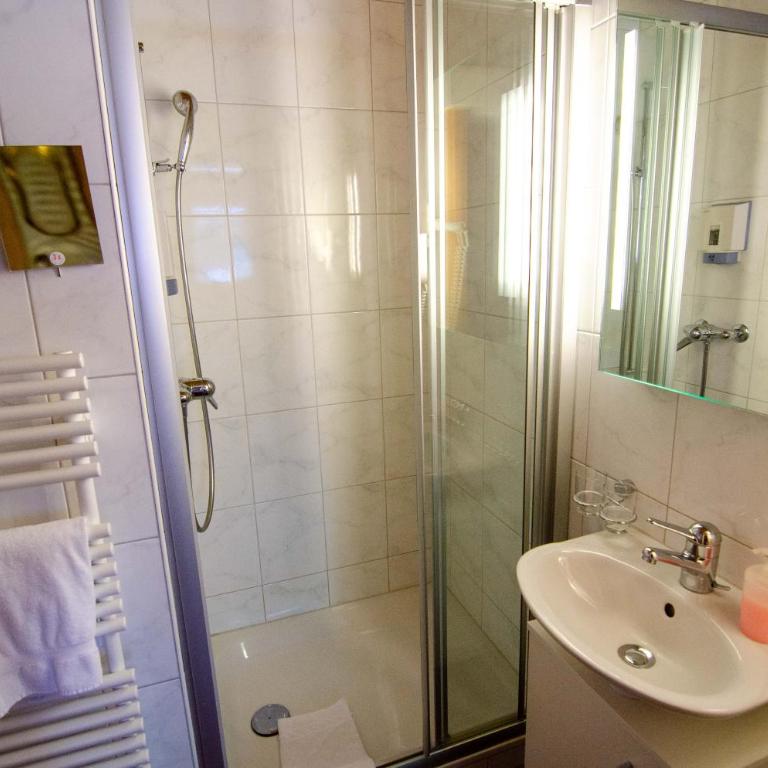 Hotel Blumental - Doppelzimmer mit Gartenblick - 3