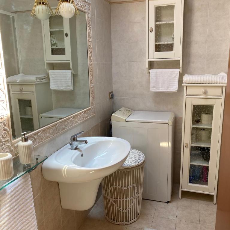 Delizioso appartamento sul verde con 3 camere da letto - Three-Bedroom Apartment - 16