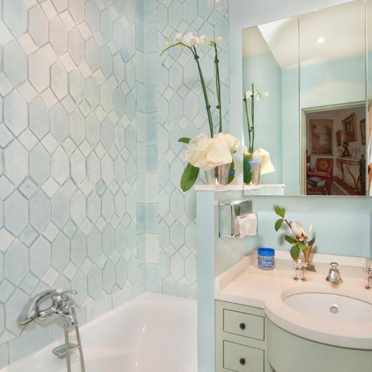 Luxury, Calm and Elegance in the heart of Champs-Elysées with a bottle of Champagne and AC - Appartement 1 Chambre - 43