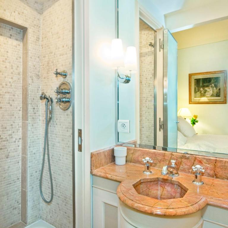 Luxury, Calm and Elegance in the heart of Champs-Elysées with a bottle of Champagne and AC - Appartement 1 Chambre - 12