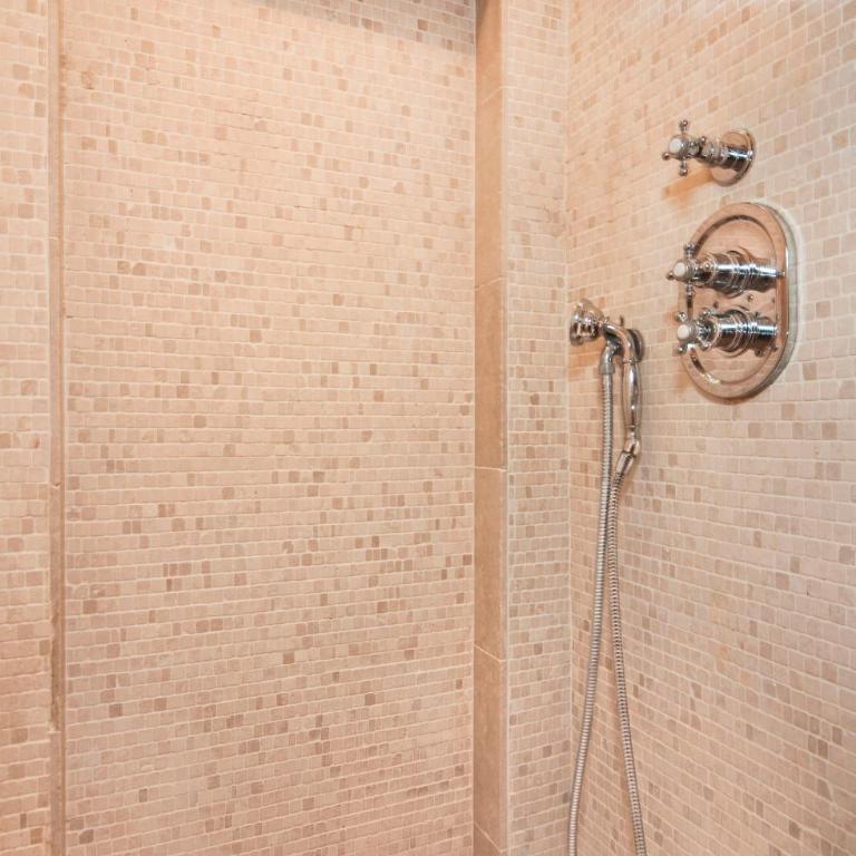Luxury, Calm and Elegance in the heart of Champs-Elysées with a bottle of Champagne and AC - Appartement 1 Chambre - 35